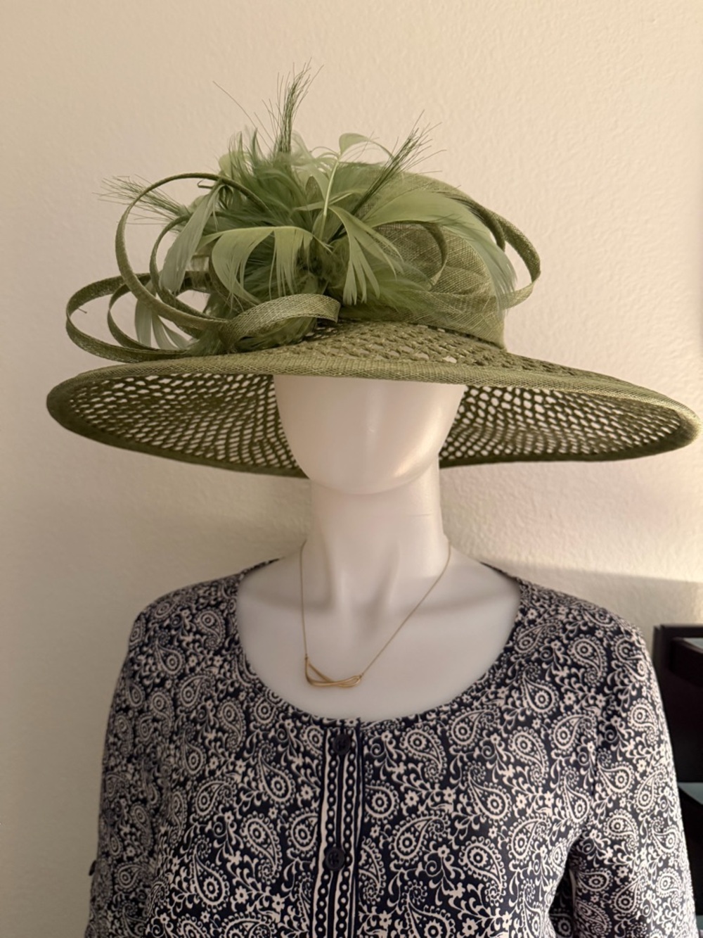 Elegant Olive Wide-Brim Feather Detail Women's Hat
